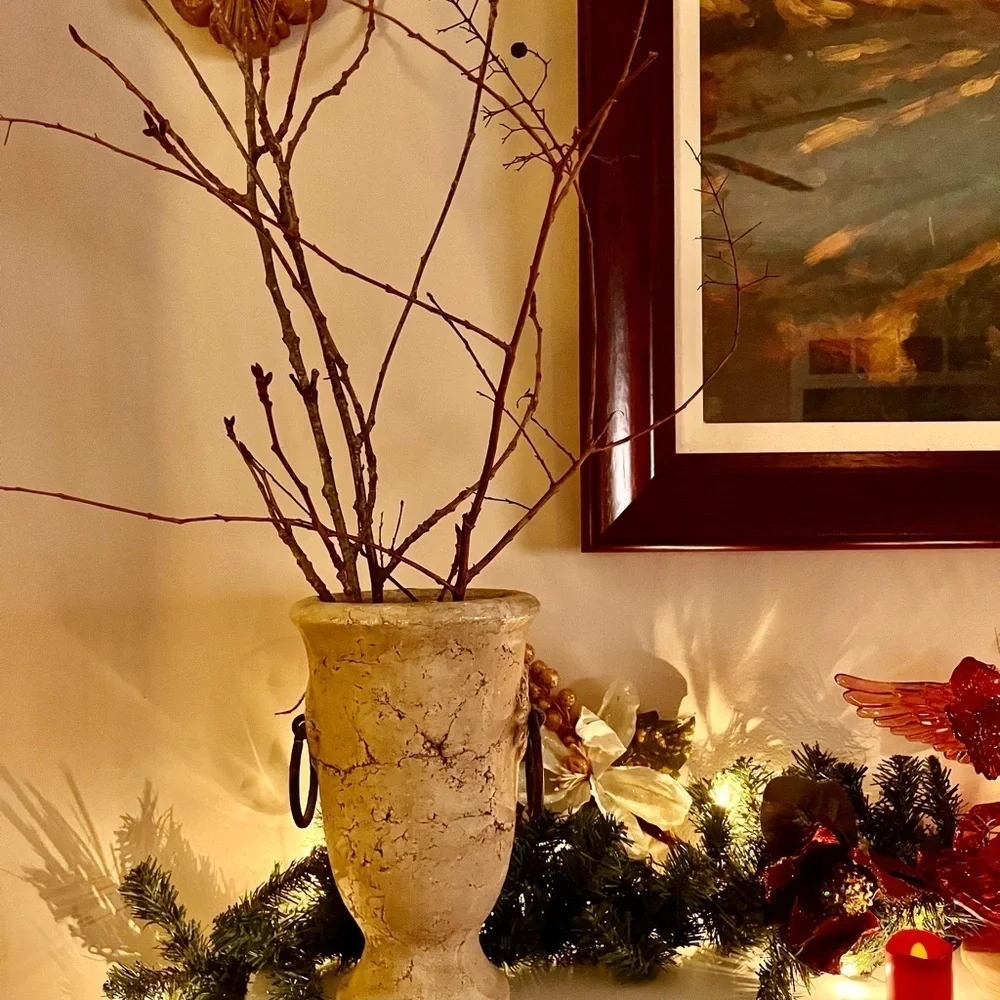 N/A decorative urn